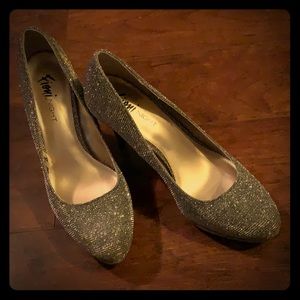 Fioni Night Black/Gold 5” Closed Toe Heels